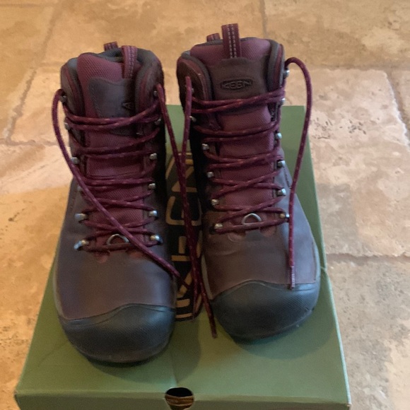 Keen Shoes - Keen Revel III Women’s Hiking Boots Size 8.5 - Worn Once